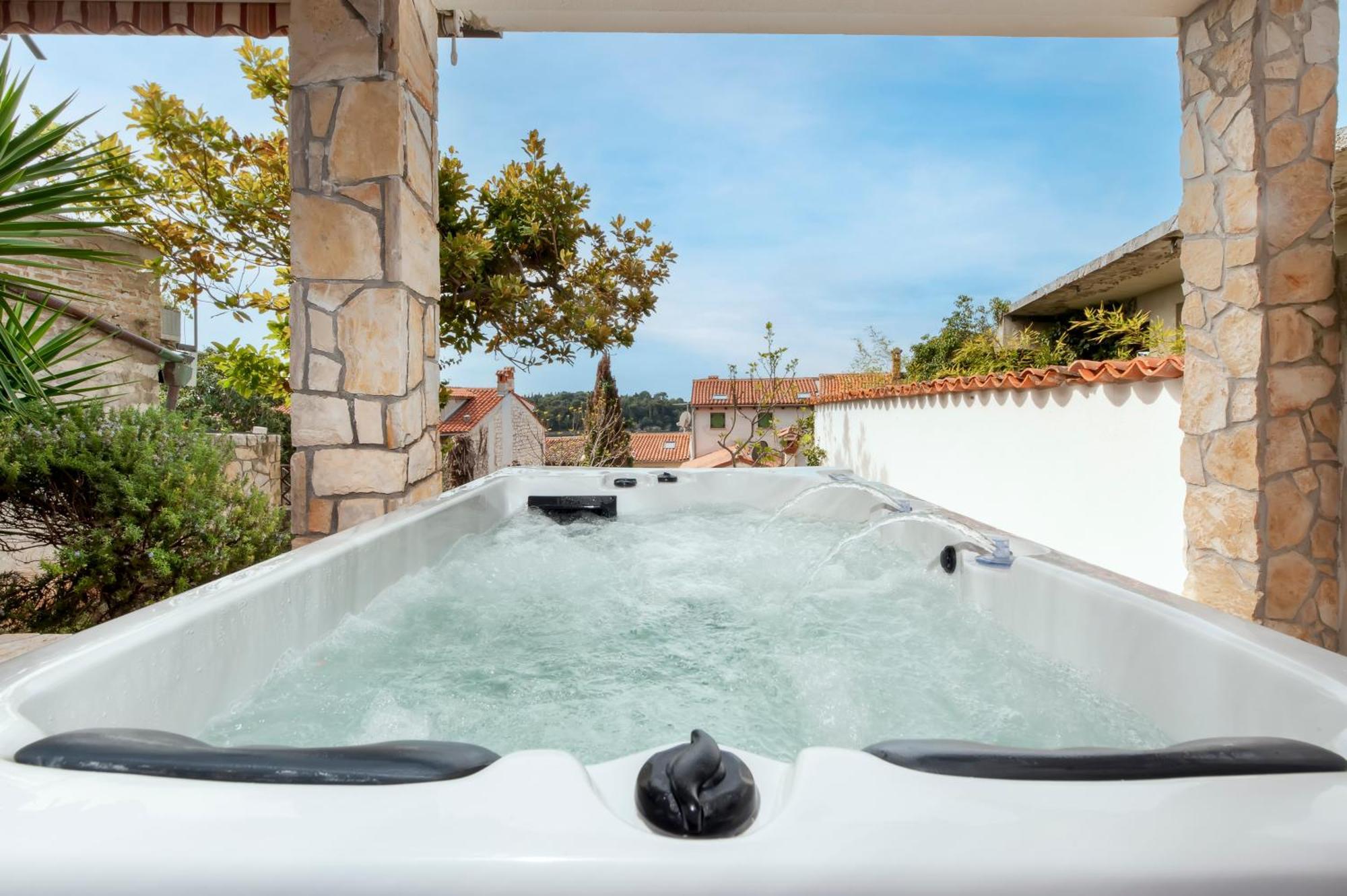 Hébergement de vacances Monte With Jacuzzi *