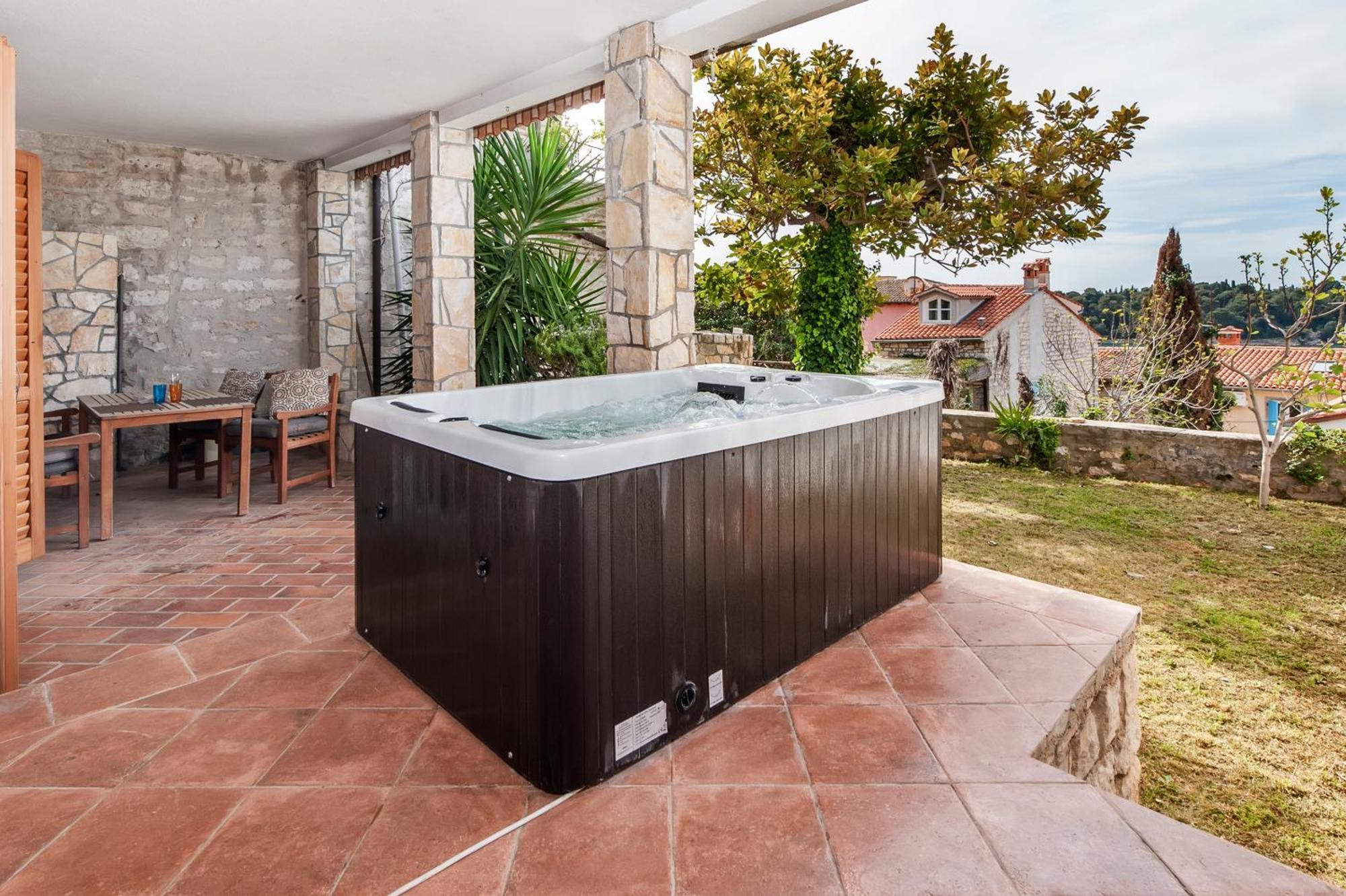Monte With Jacuzzi Hébergement de vacances